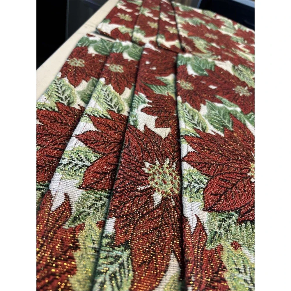 Set 8 Tapestry Poinsettia Placemats Red Green Gold Floral